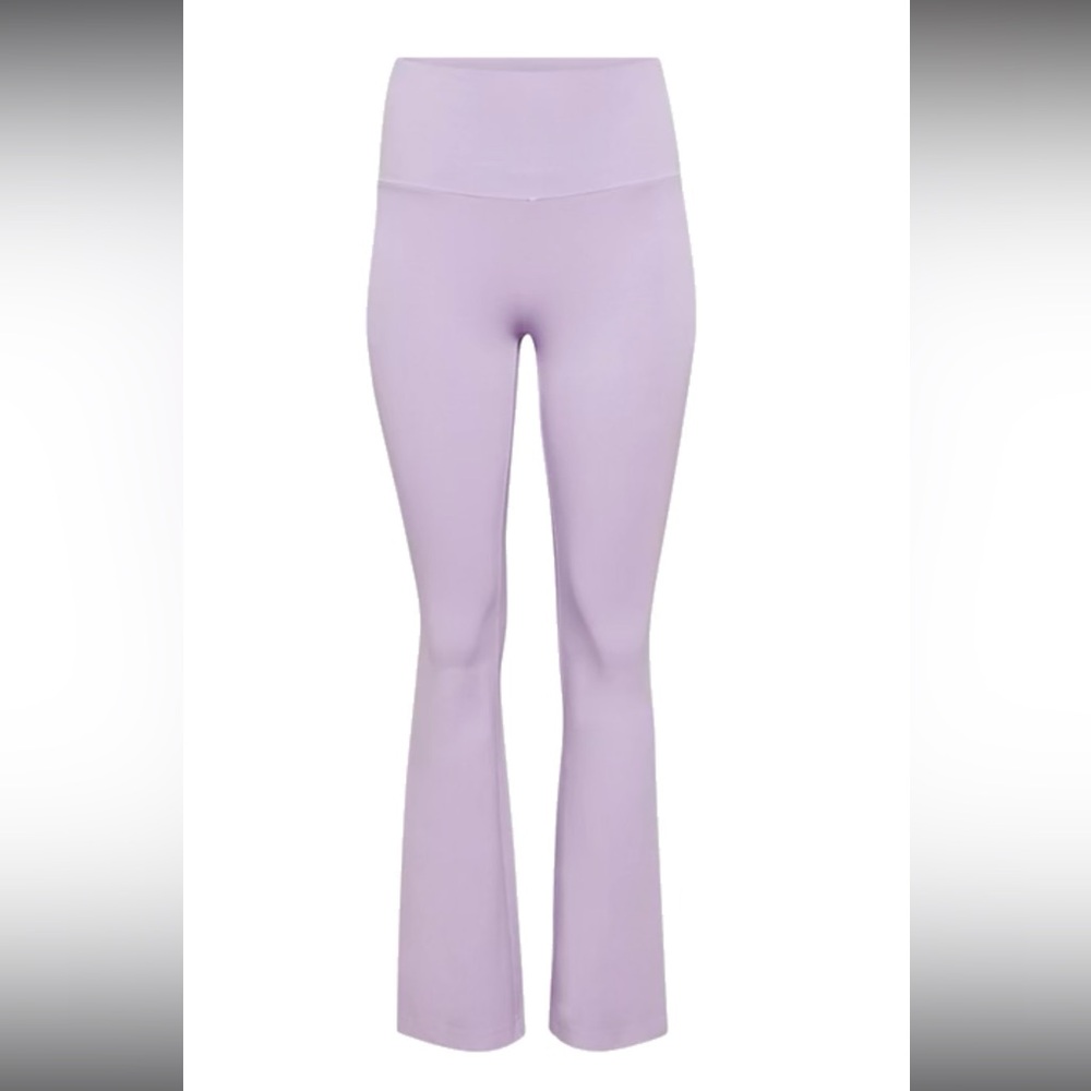 Aritzia TNA Hold-It Atmosphere flare hi-rise legging- lavandin (lavender)- small